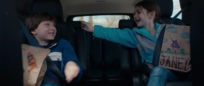 Я улыбаюсь в ответ